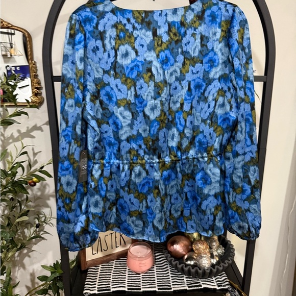 Vince Camuto Blue and Green Button Down Shirt size medium - Picture 6 of 9